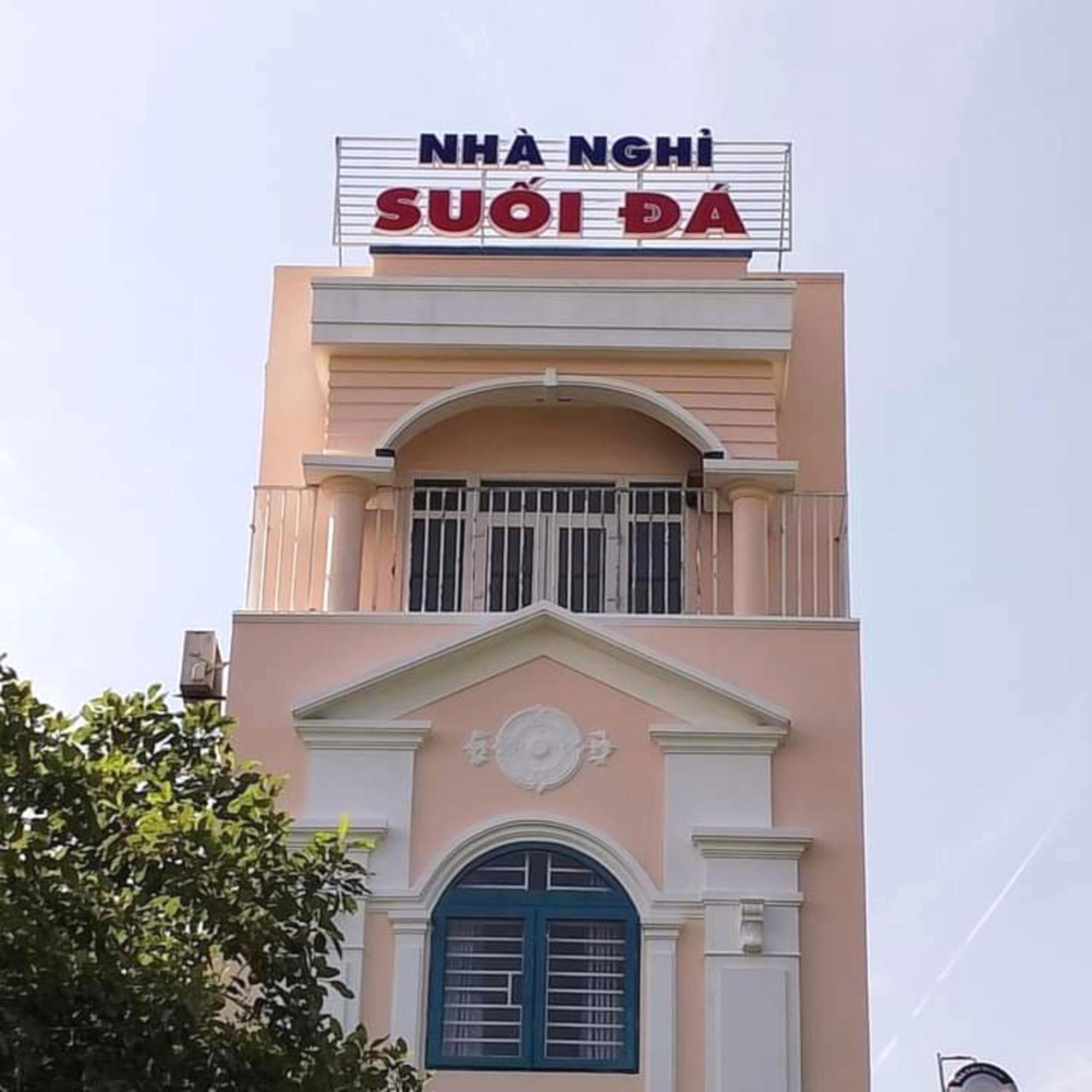 Oyo 1187 Suoi Da Motel Da Nang Esterno foto